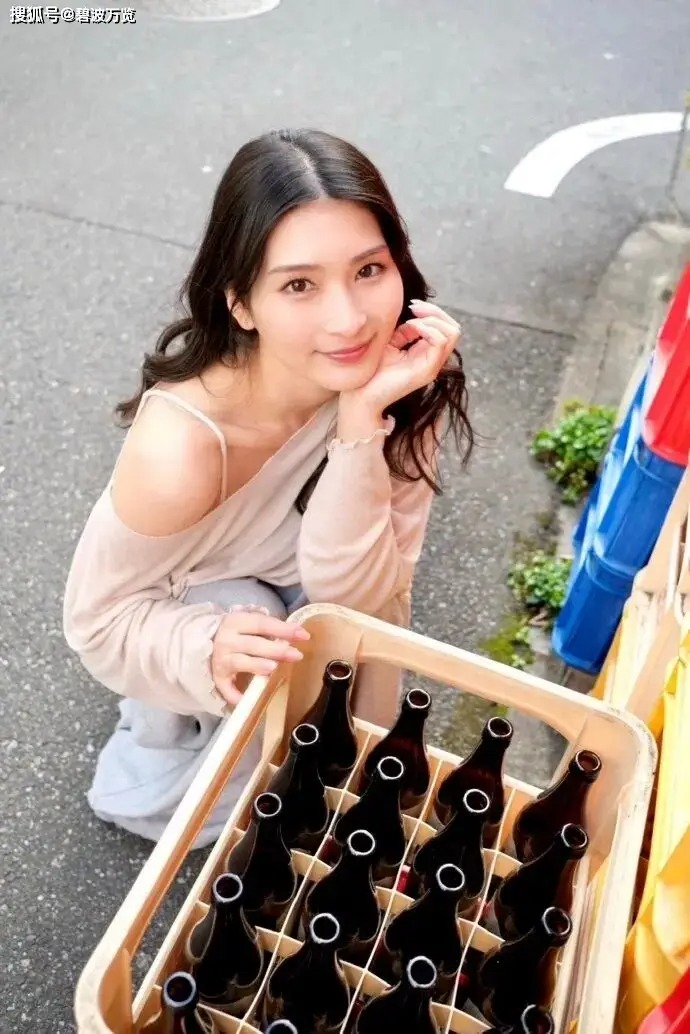 本庄玲_独家曝光甜美偶像大尺度写真泄密74张珍藏