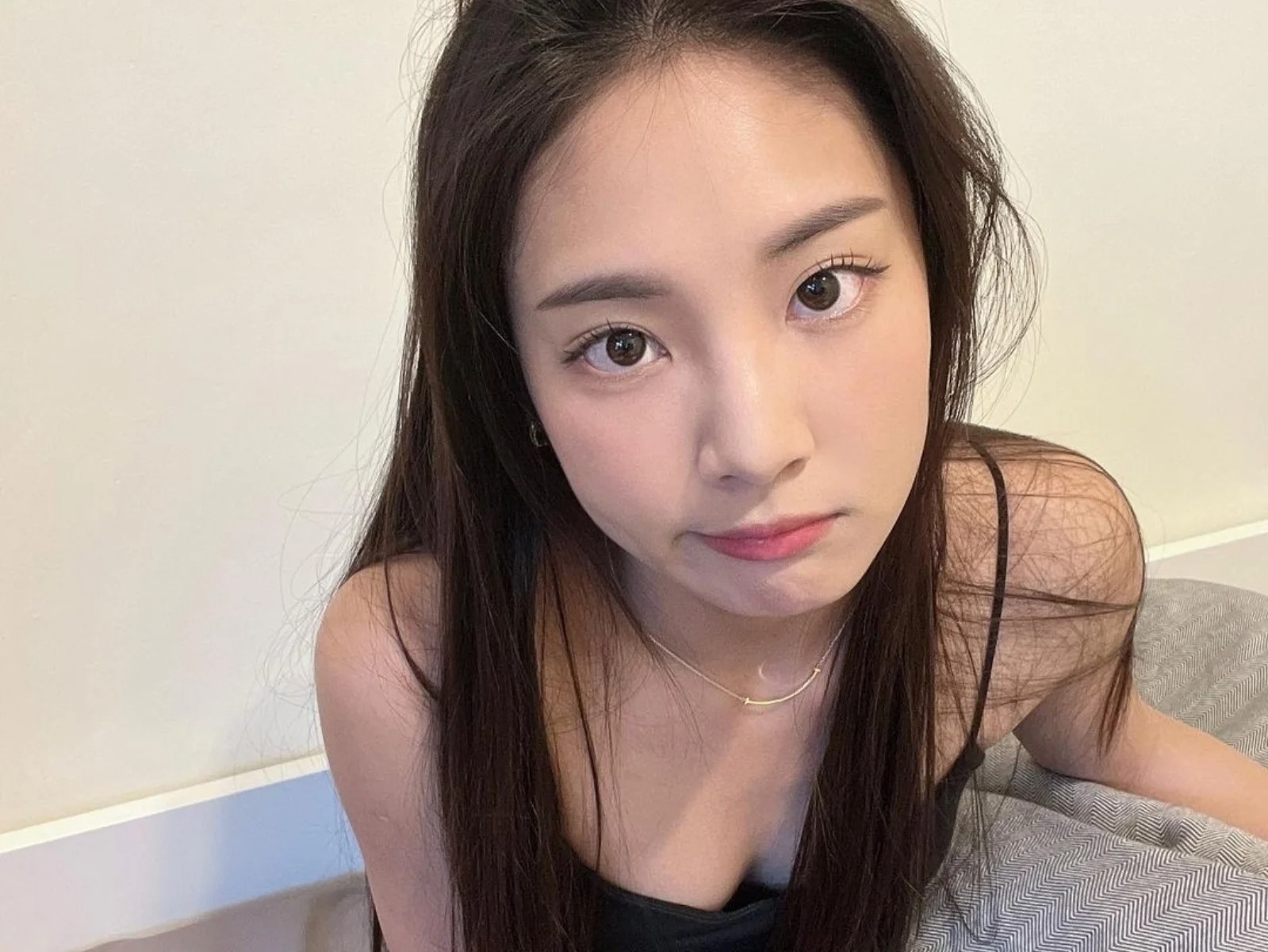 本庄玲_独家曝光甜美偶像大尺度写真泄密74张珍藏