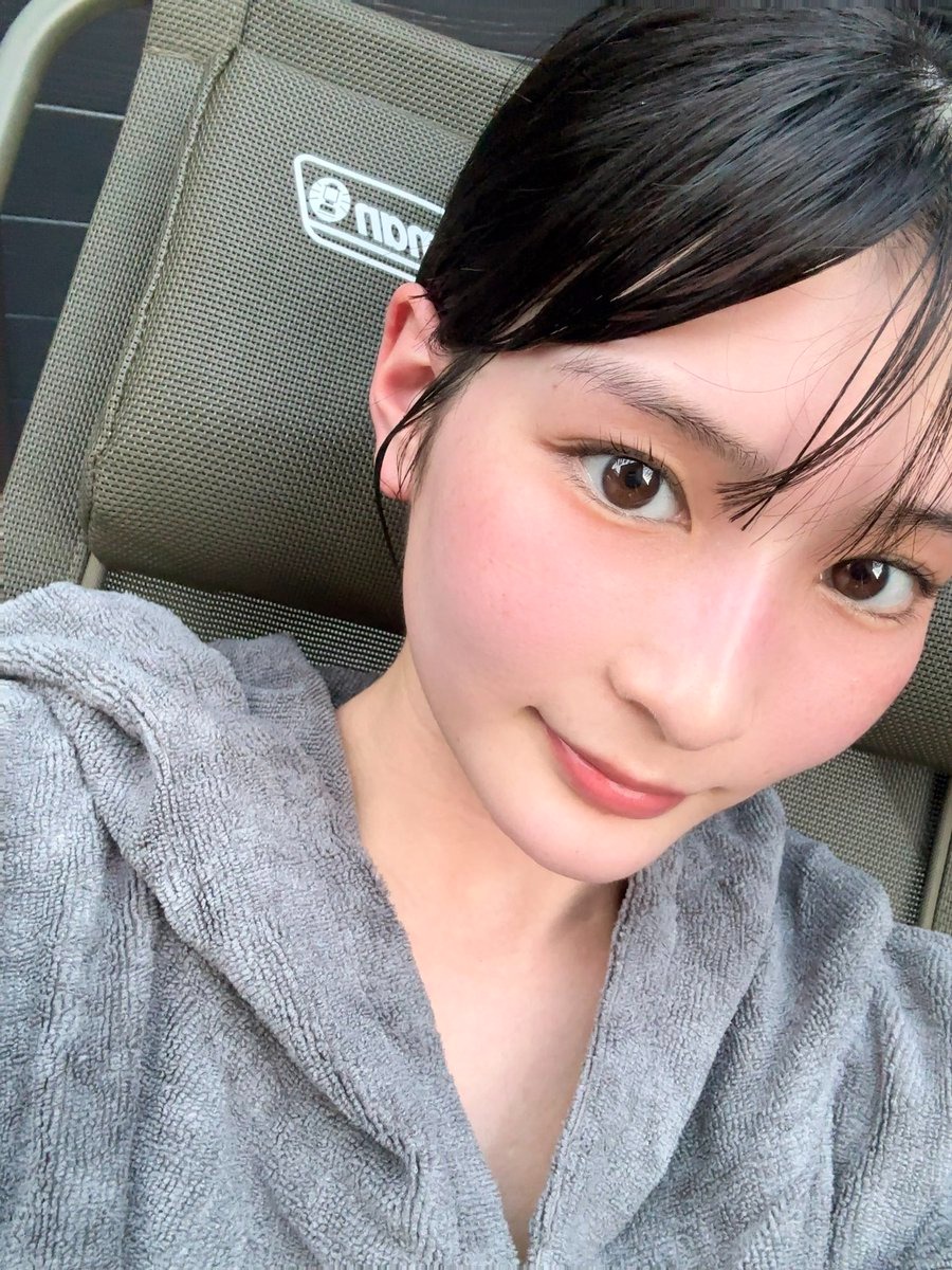 本庄玲_独家曝光甜美偶像大尺度写真泄密74张珍藏